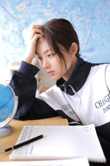 沉沦同学胯下的美妇